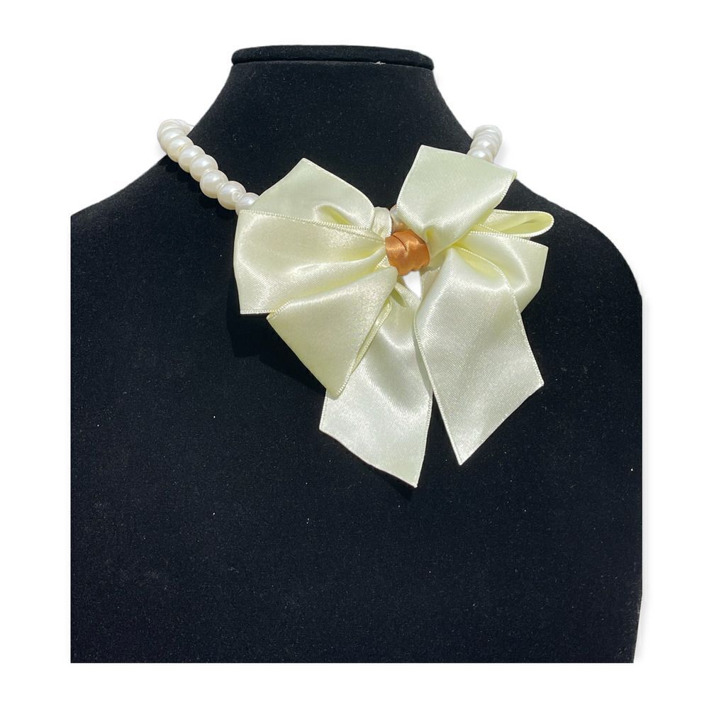 Handmade Fashion Dog Collar Fake Pearl Cream Bow